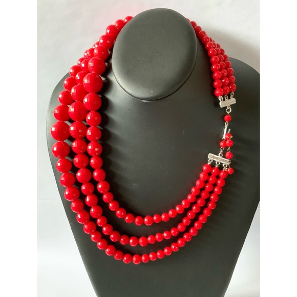 Vintage Three Strand Red Graduated Beaded Necklace Marked Hong Kong 20-23-" - Picture 3 of 11